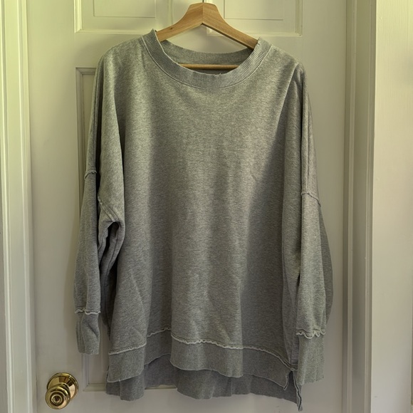 Aerie Gray Oversized Sweatshirt - Picture 1 of 9